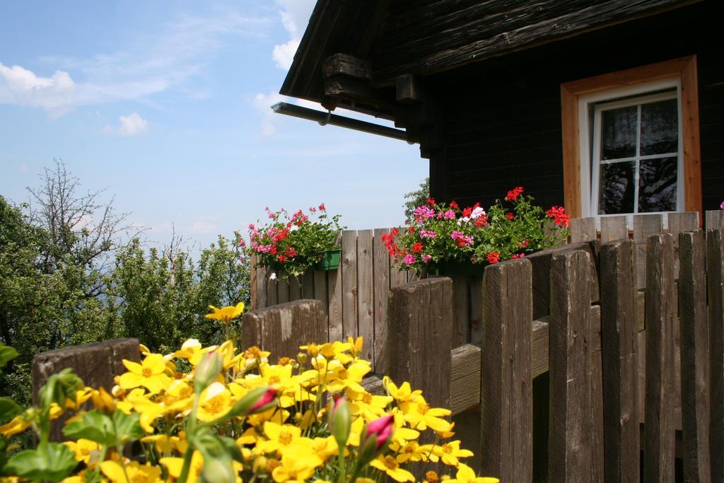 Ferienhaus Legat - Ein Platz Zum Traumen Hotell Pongratzen Exteriör bild